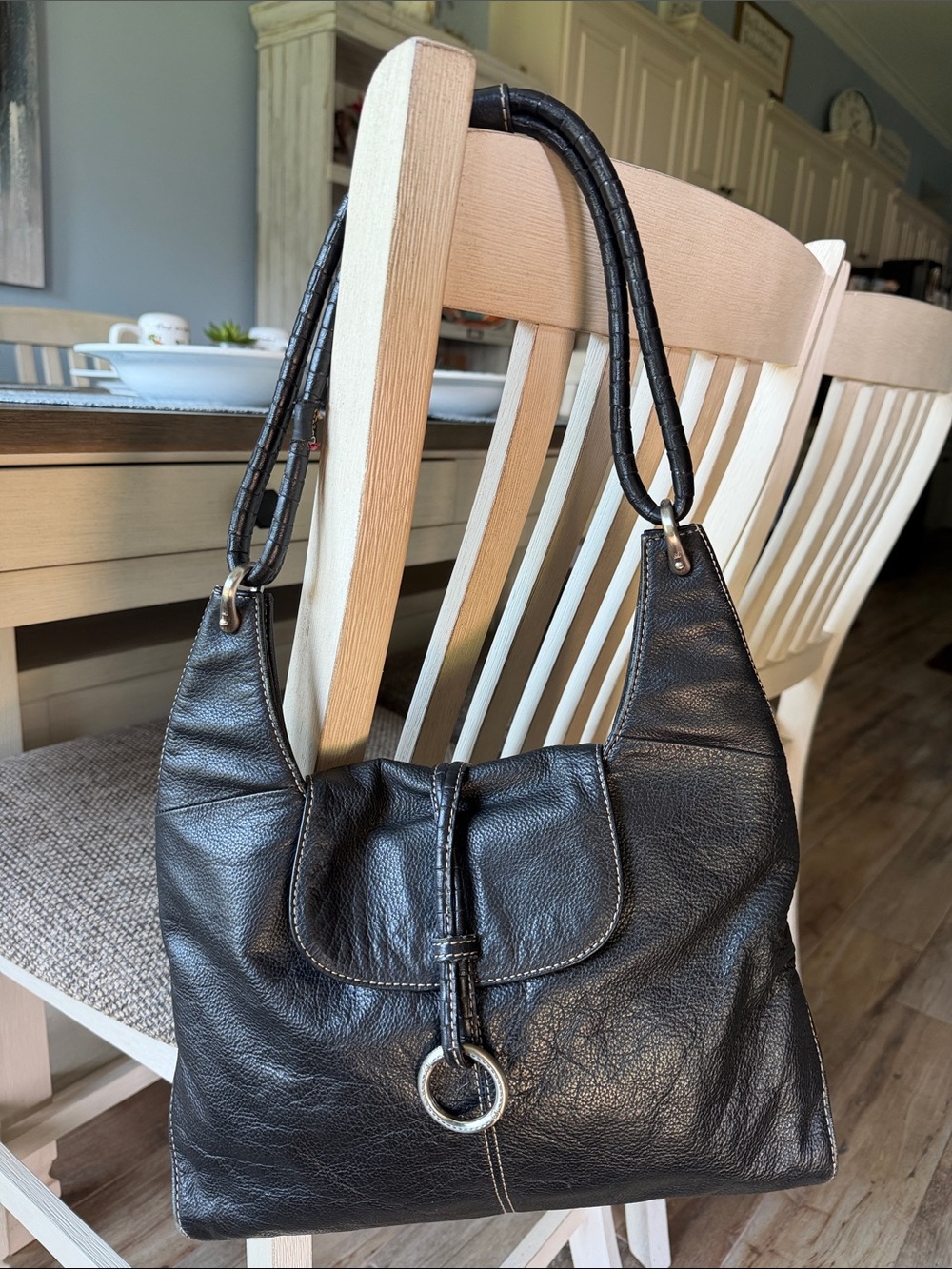 Liz Claiborne Black Leather Shoulder Bag with Ring Accent
